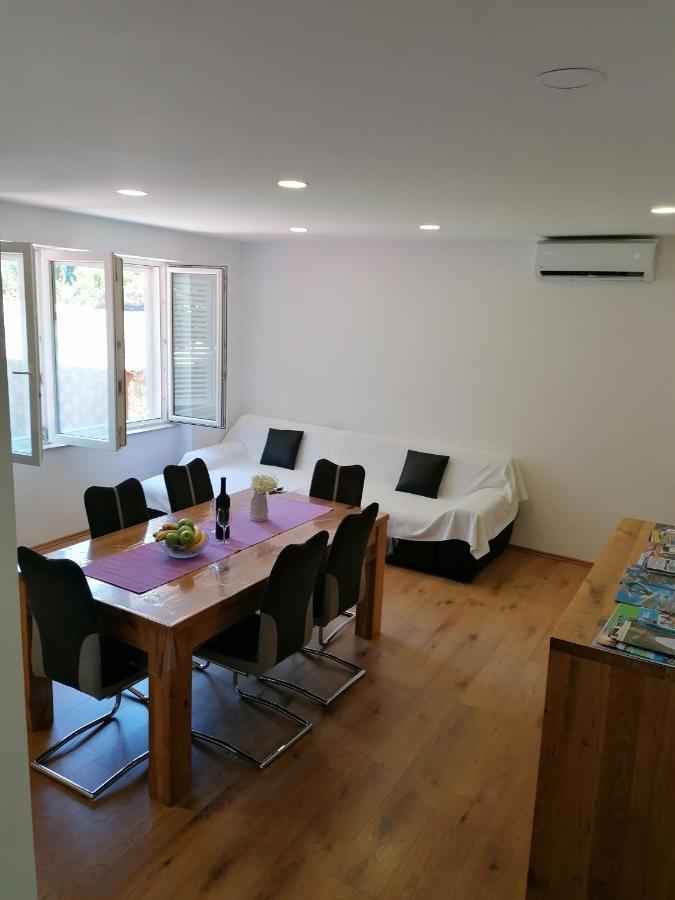 Apartment "B" 50 M From The Beach زادار المظهر الخارجي الصورة